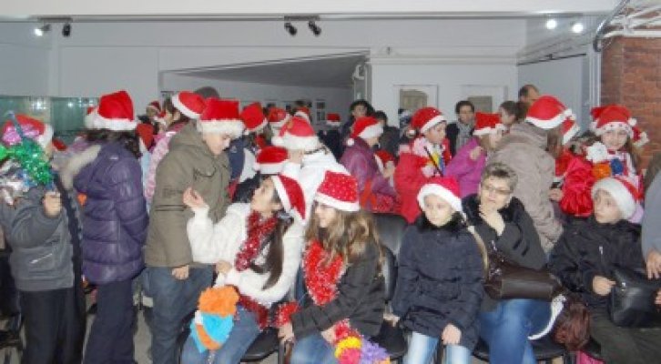 Elevii din Mangalia au colindat la Muzeul Callatis